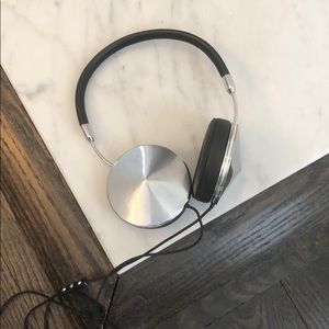 FRENDS OVER THE EAR HEADPHONES